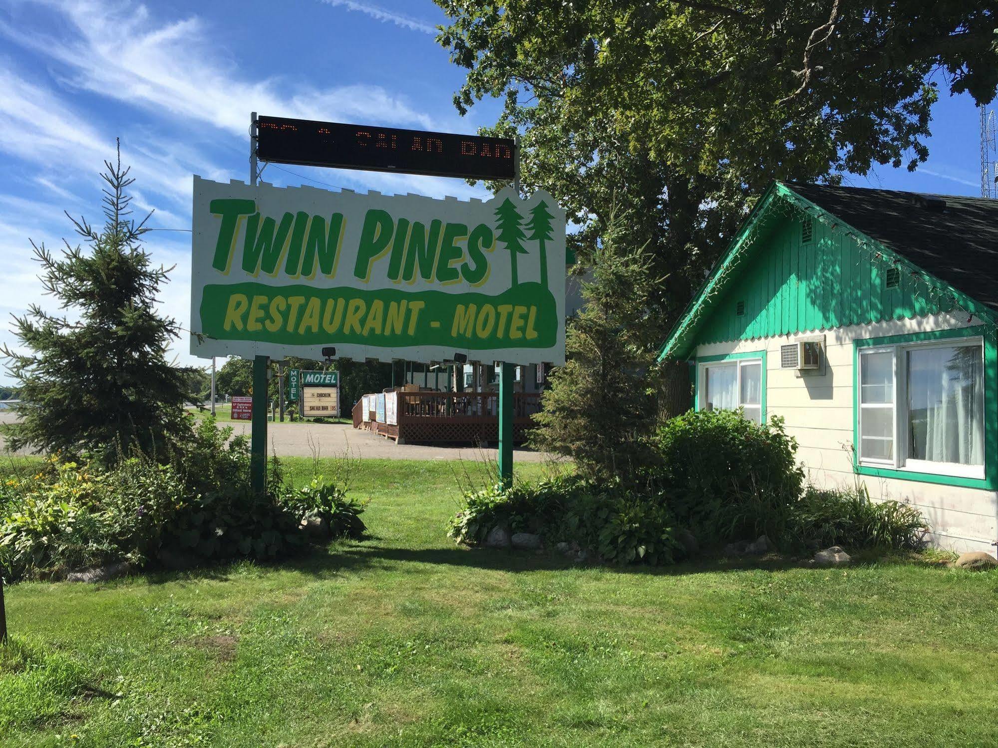 Garrison Twin Pines Resort المظهر الخارجي الصورة